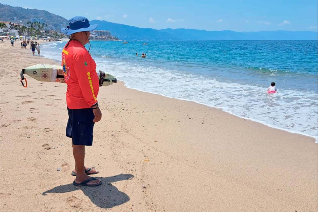 Yellow flag raised at seven beaches in PV